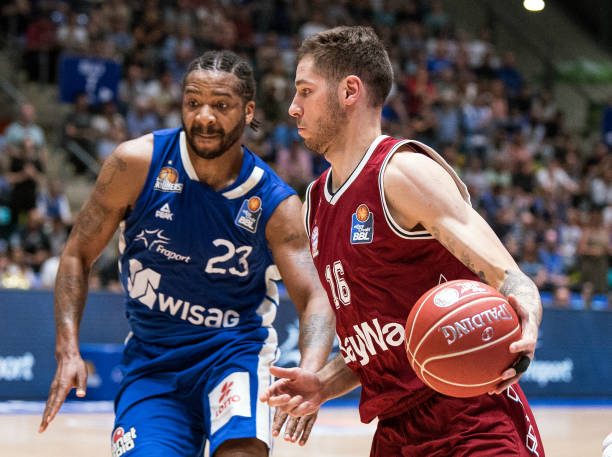 还通过他们 还通过他们