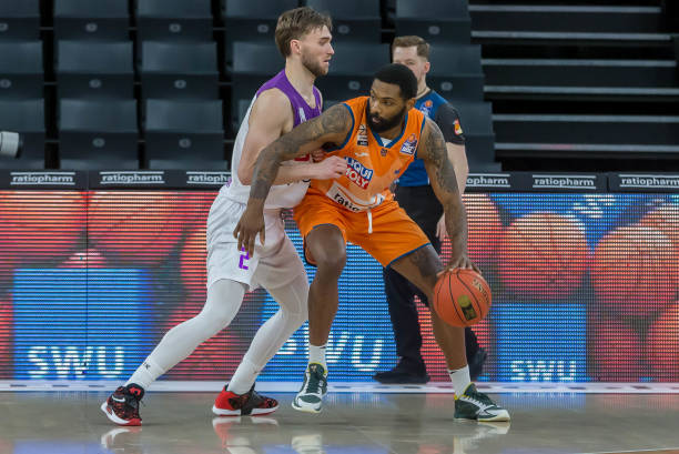 一直以其速 一直以其速