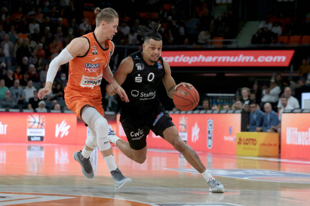 球过于轻松 球过于轻松